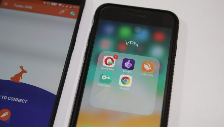 How to use VPN on Android and iPhone for Free