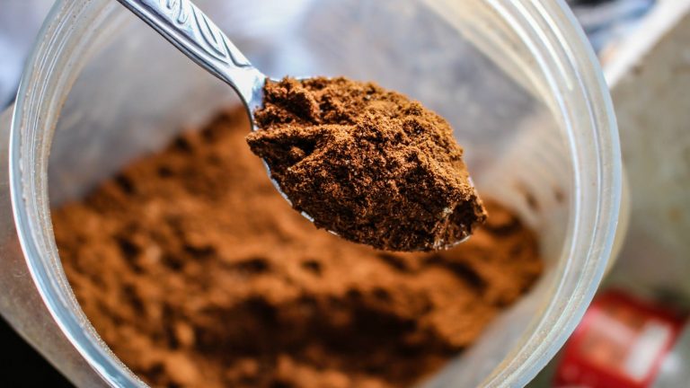 5 Best Protein Powders for Vegetarians & Vegans