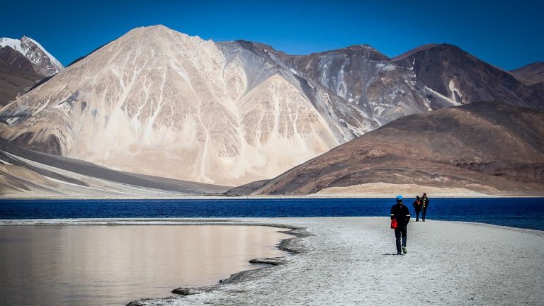 Hiking At Baralacha La Pass: The Beginner’s Travel Guide