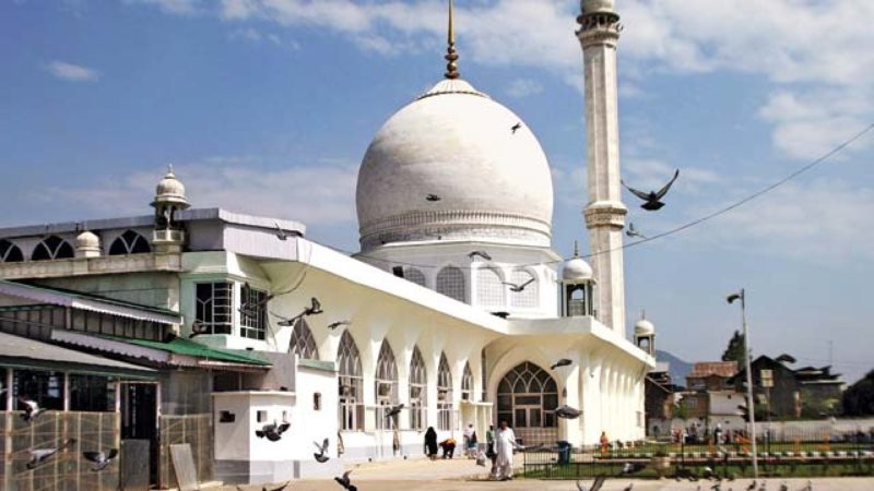 Hazratbal Masjid-Places to visit in Kashmir